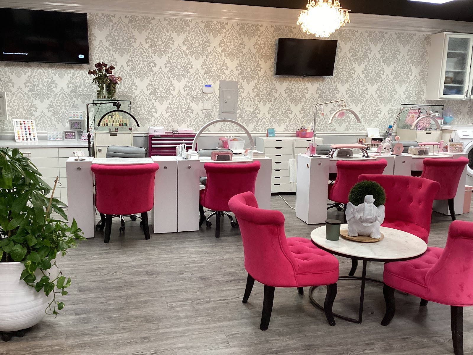 Lacquer Nail Lounge nail photo 3
